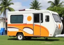 Inscrições para cursos na Escola Móvel de Informática