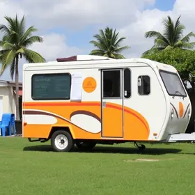 Inscrições para cursos na Escola Móvel de Informática