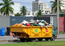 Prefeitura retira caçambas de resíduos em Porto Velho